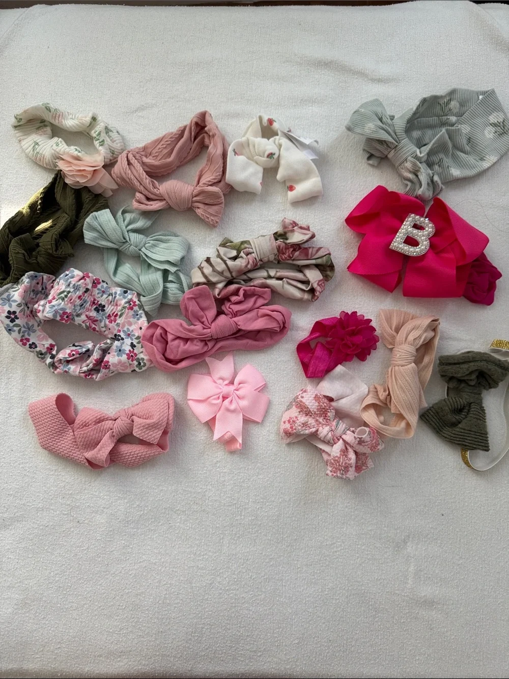 16- Assorted Baby girl Headband Set - Floral & Solid Styles